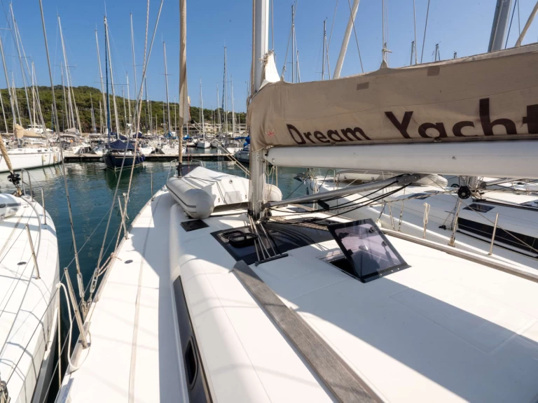 Hire a Dufour Dufour 460 Grand Large Saint-Mandrier-sur-Mer