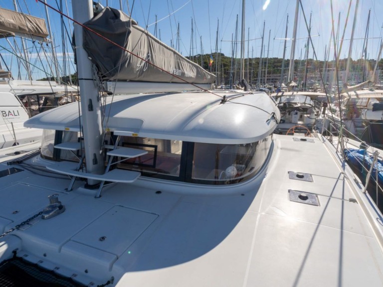 Yacht charter Saint-Mandrier-sur-Mer - Excess Excess 14 on SamBoat