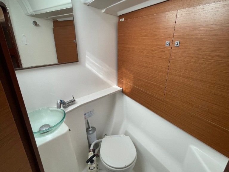 Hire a Dufour Dufour 460 Grand Large Alimos