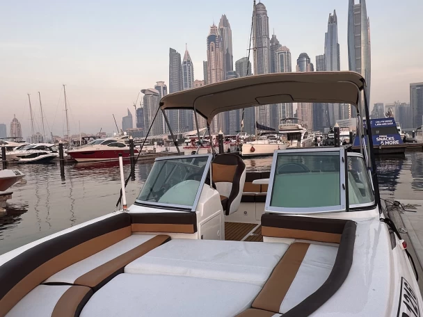 Yacht charter Dubai - Sealine Hannibal 730 on SamBoat