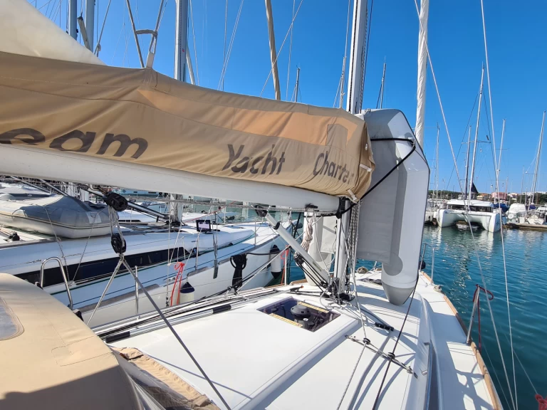 Hire a Jeanneau Sun Odyssey 349 Zaton
