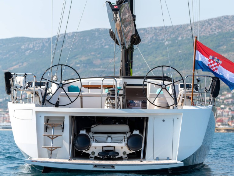Yacht hire Kaštela cheap CNB 76
