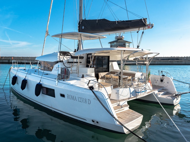 Catamaran to hire Cagliari at the best price