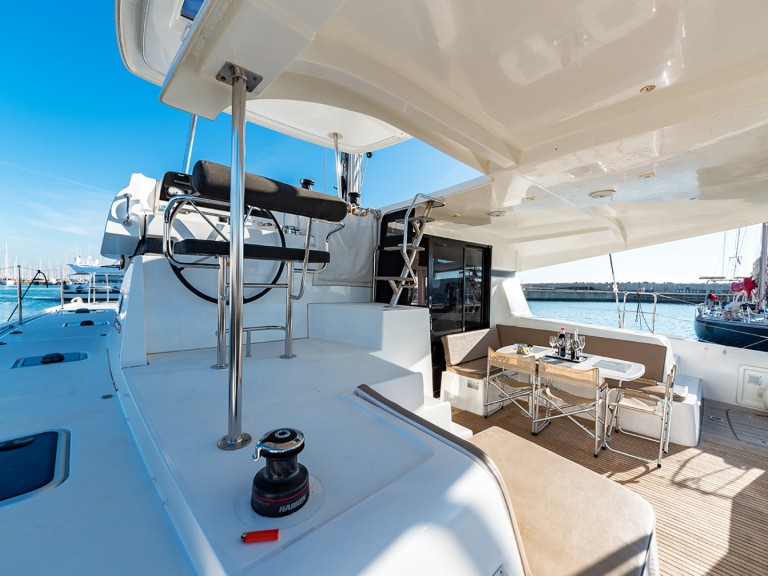 Catamaran hire in Cagliari - Lagoon Lagoon 42