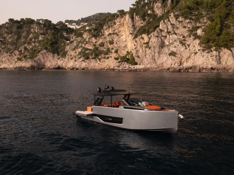Hire a Cranchi A 46 Luxury Tender Sorrento