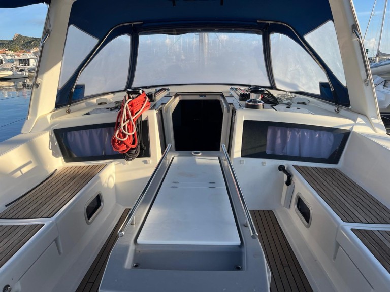 Hire Sailboat with or without skipper Bénéteau Cannigione