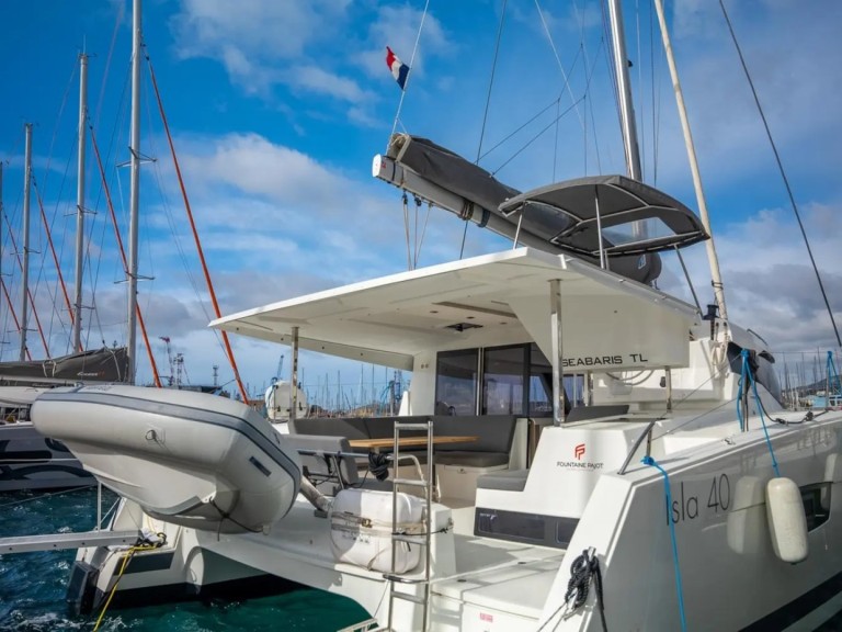 Yacht charter Toulon - Fountaine Pajot Isla 40 on SamBoat
