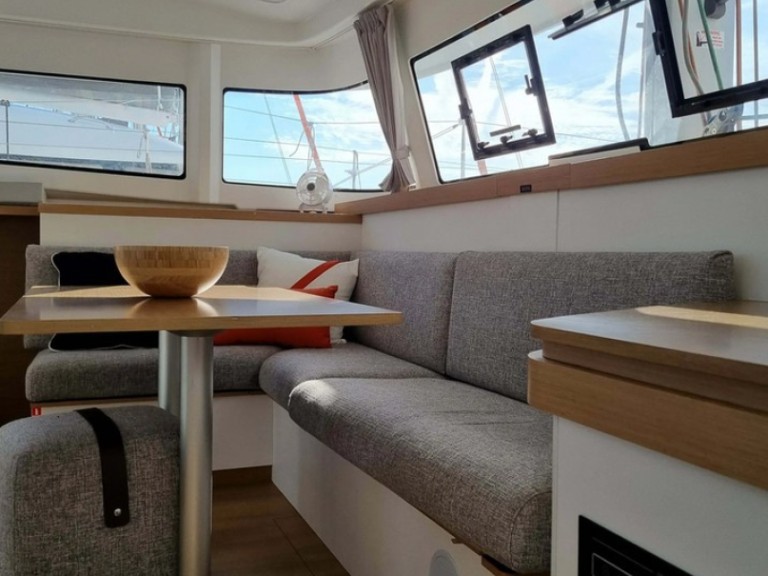 Yacht hire Toulon cheap Excess 11