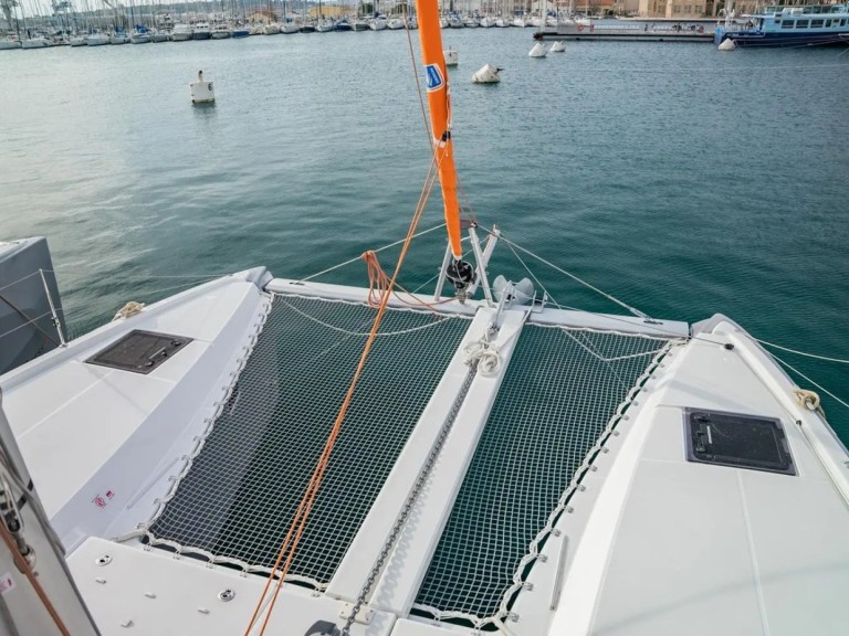 Hire a Excess Excess 11 Toulon