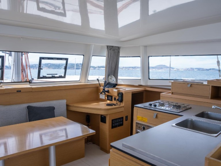 Charter a Excess Excess 11 in Toulon on Samboat