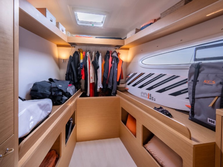 Charter a Excess Excess 14 in Toulon on Samboat