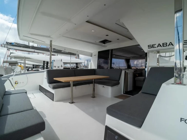 Yacht charter Toulon - Fountaine Pajot Isla 40 on SamBoat