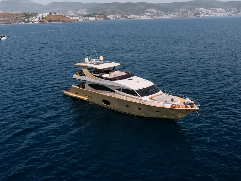 Yacht hire Bodrum harbour cheap 2006