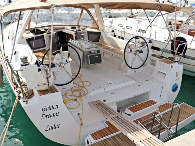 Hire Sailboat Bénéteau with a boat licence
