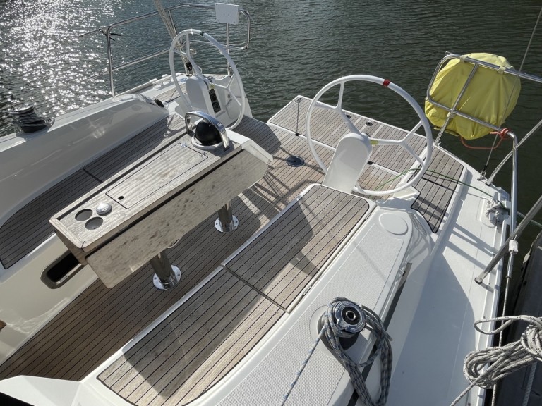 Yacht charter Saltsjö-duvnäs - Bavaria Cruiser 34 on SamBoat