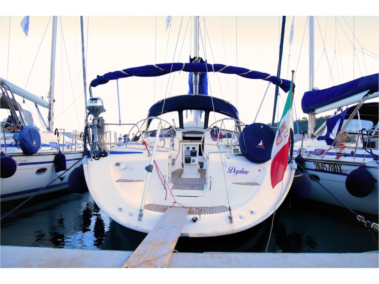 Sailboat to hire Fezzano at the best price