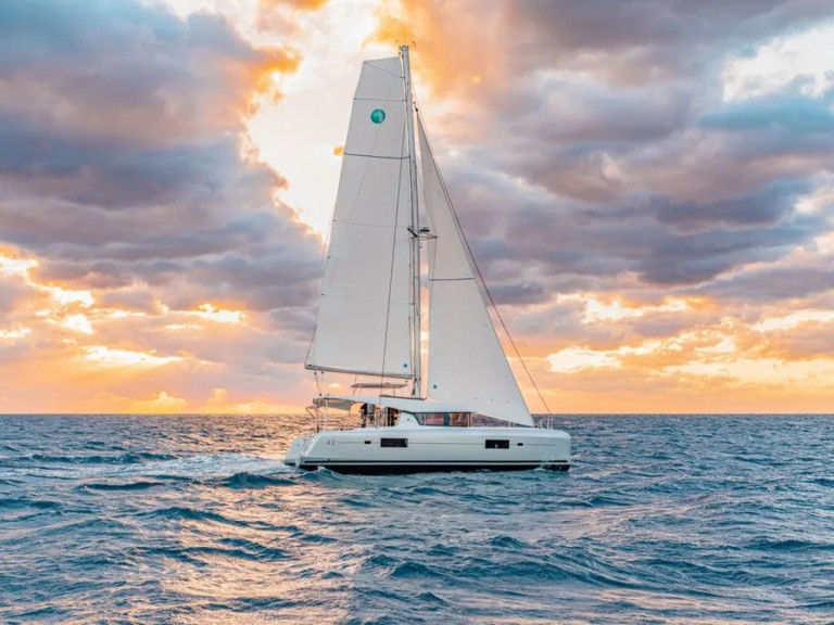 Catamaran to hire Propriano at the best price