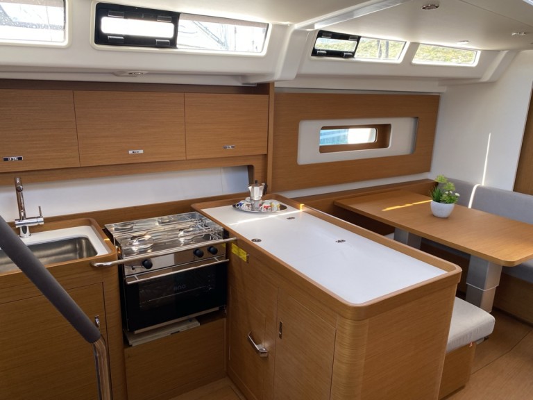 Yacht charter Cugnana Verde - Bénéteau First 44 on SamBoat