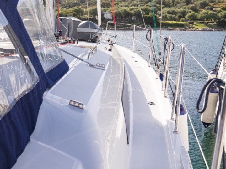 Sailboat hire in Cugnana Verde - Bénéteau Oceanis 40.1