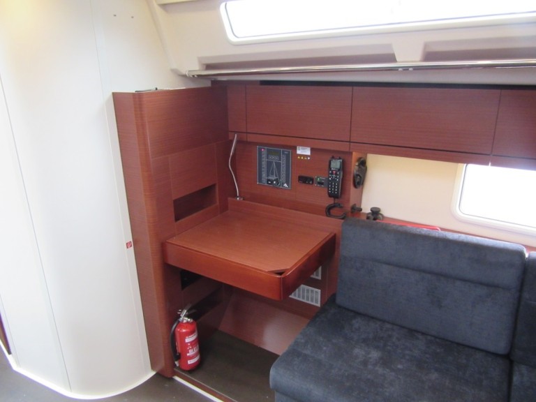 Hire a Hanse Hanse 388 Göteborgs stad