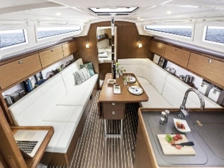Sailboat to hire Saltsjö-duvnäs at the best price