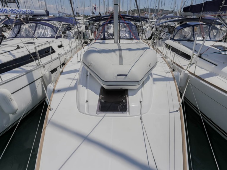 Charter a Jeanneau Sun Odyssey 449 in Lidingö on Samboat