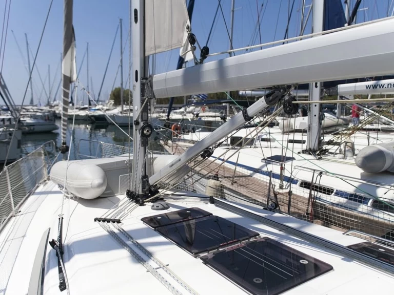 Sailboat hire in Kos - Bavaria Cruiser 37