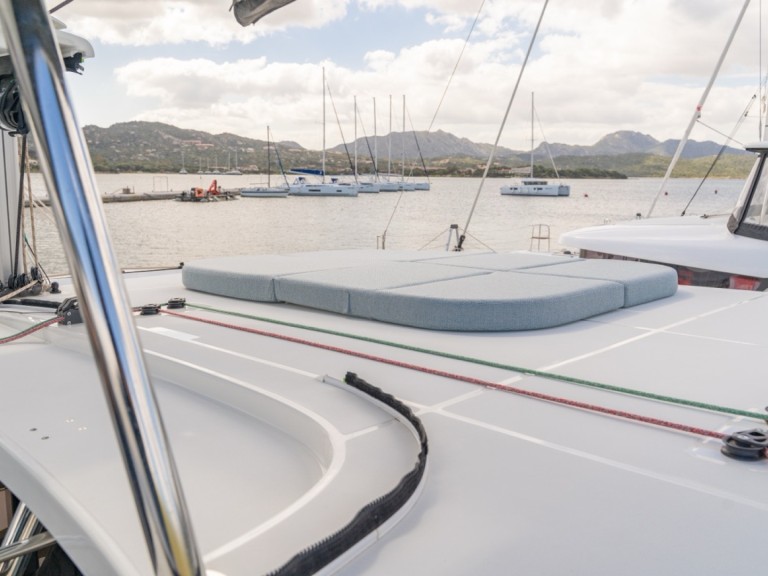 Yacht hire Cugnana Verde cheap Lagoon 42