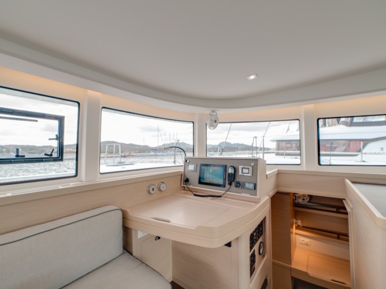 Charter a Lagoon Lagoon 42 in Cugnana Verde on Samboat