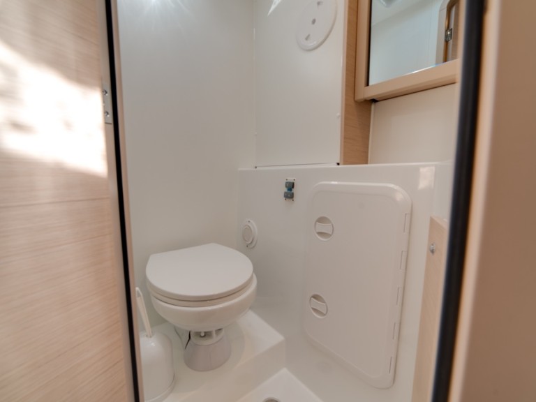 Charter a Lagoon Lagoon 42 in Cugnana Verde on Samboat