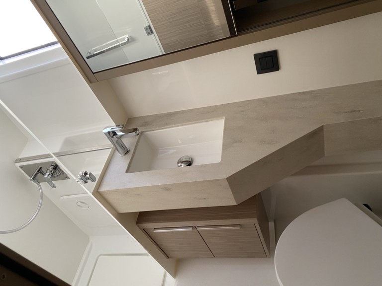 Hire a Lagoon Lagoon 46 Cugnana Verde