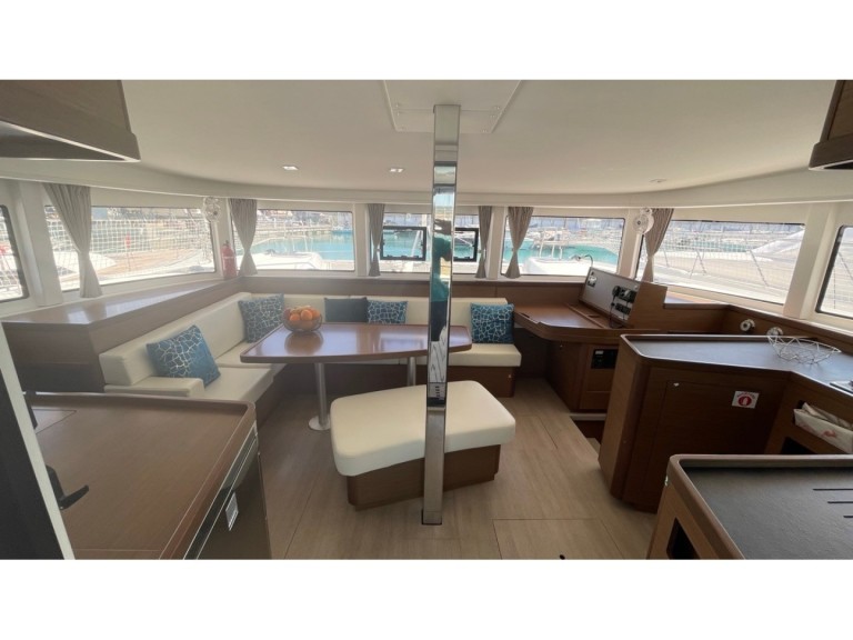 Catamaran to hire Castiglioncello at the best price