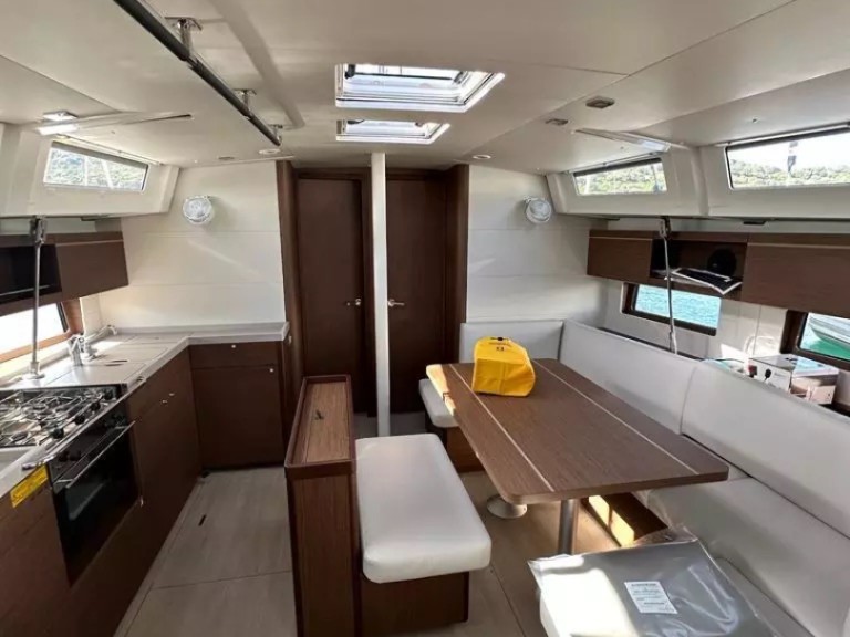 Hire Sailboat Bénéteau with a boat licence