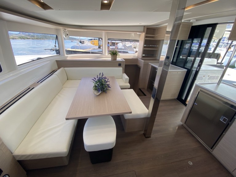 Yacht charter Cugnana Verde - Lagoon Lagoon 46 on SamBoat