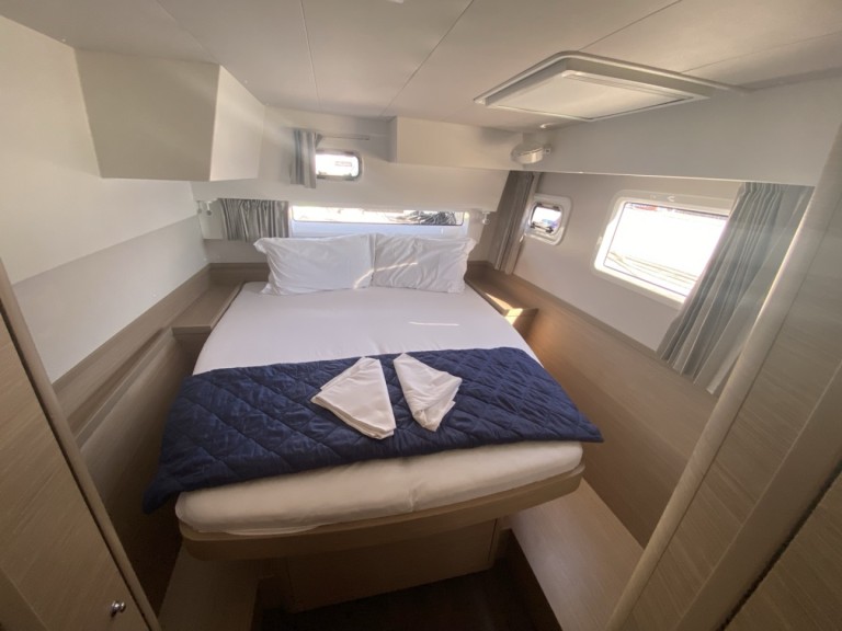 Charter a Lagoon Lagoon 42 in Cugnana Verde on Samboat