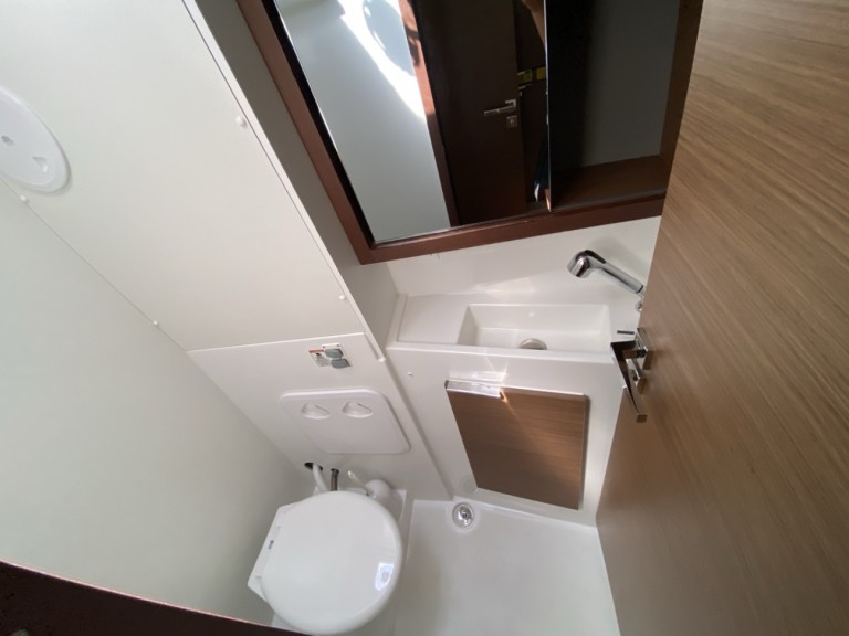 Hire Catamaran Lagoon with a boat licence