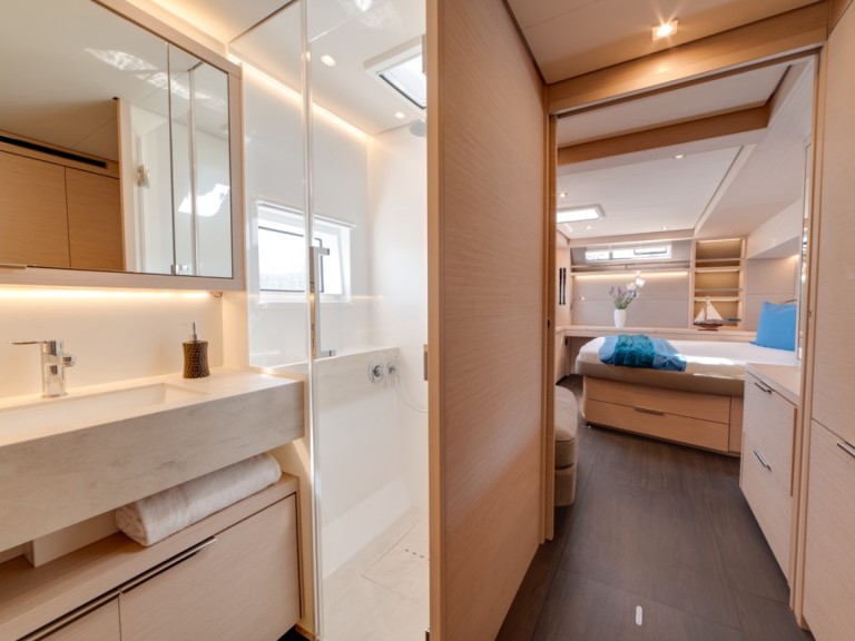 Charter a Lagoon Lagoon 55 in Cugnana Verde on Samboat