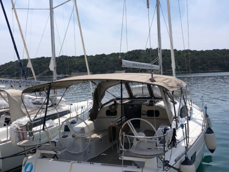 Hire Sailboat Elan with a boat licence