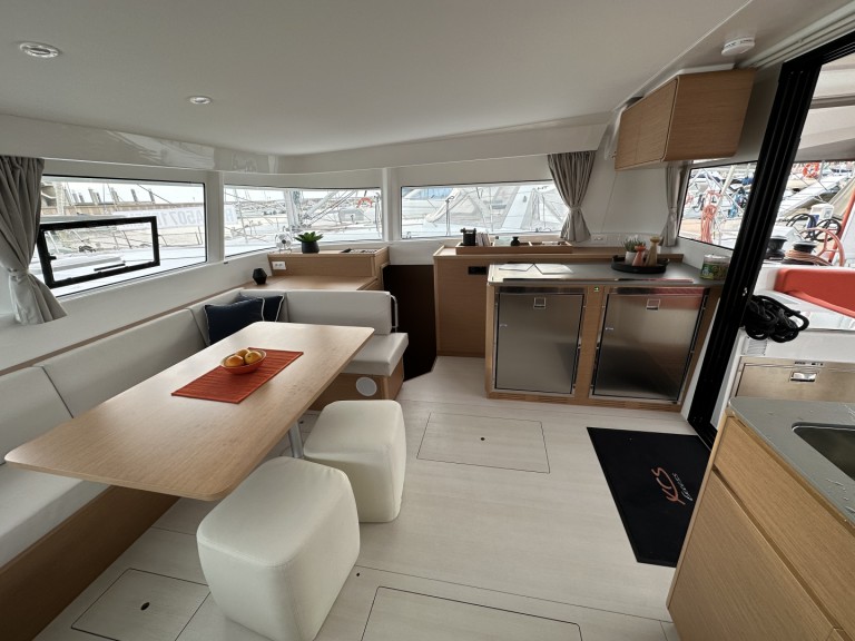 Catamaran to hire Nettuno at the best price