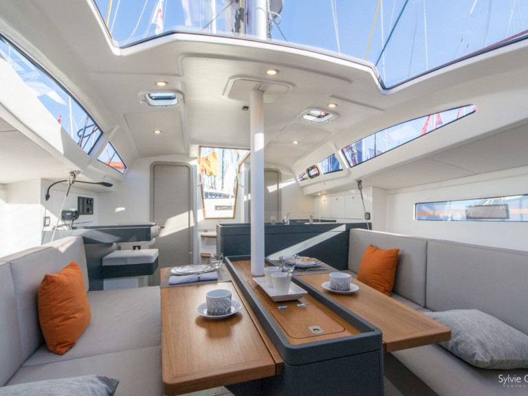 Hire a RM RM 970 La Rochelle