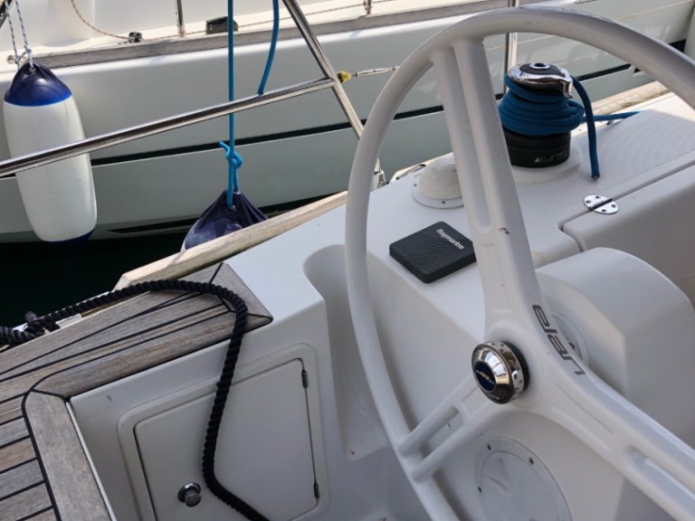 Sailboat to hire Pula at the best price