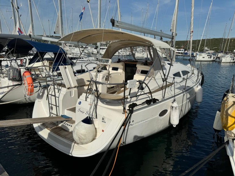Sailboat hire in Punat - Elan Impression 384