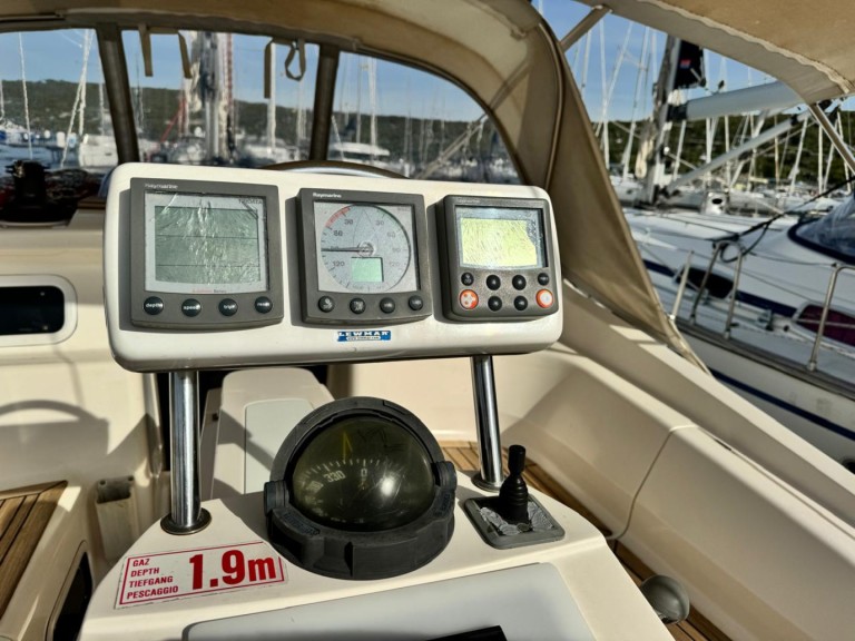 Charter a Elan Impression 384 in Punat on Samboat