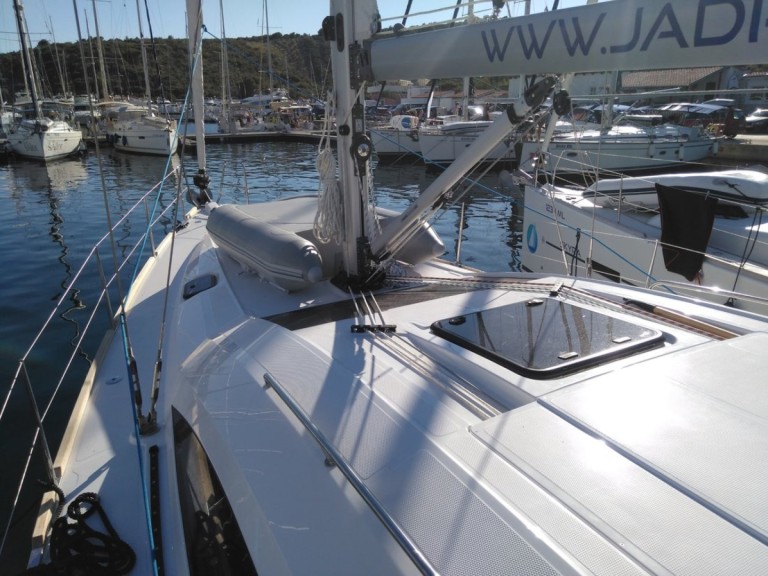 Hire Sailboat Elan with a boat licence