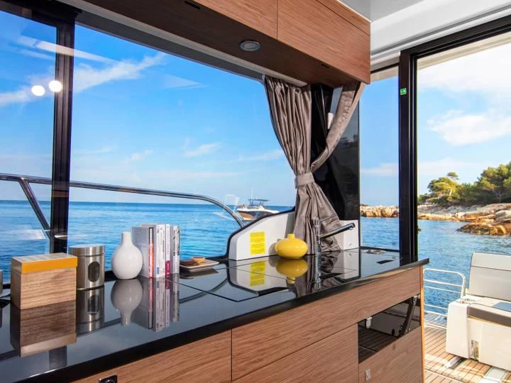 Motorboat to hire Pula at the best price