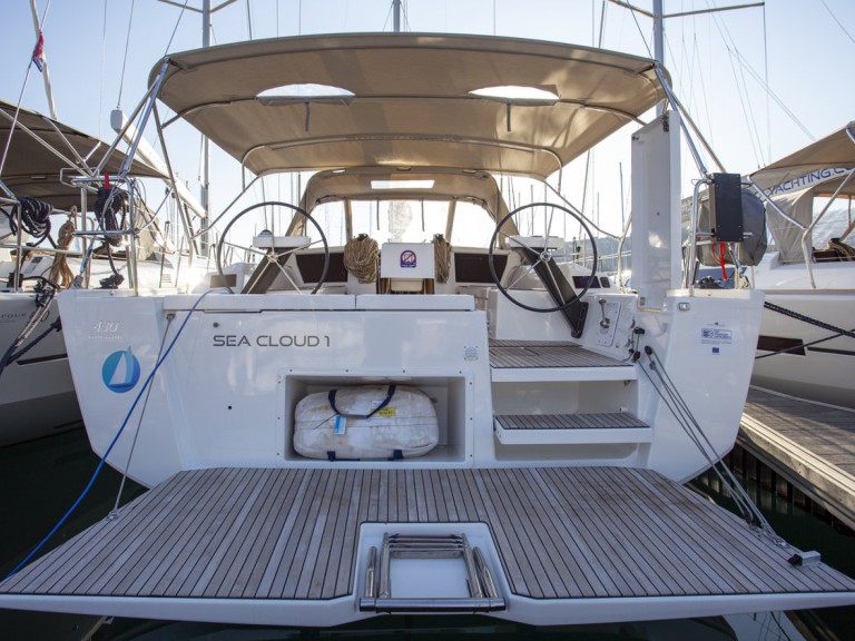 Charter a Dufour Dufour 430 Grand Large in Pula on Samboat