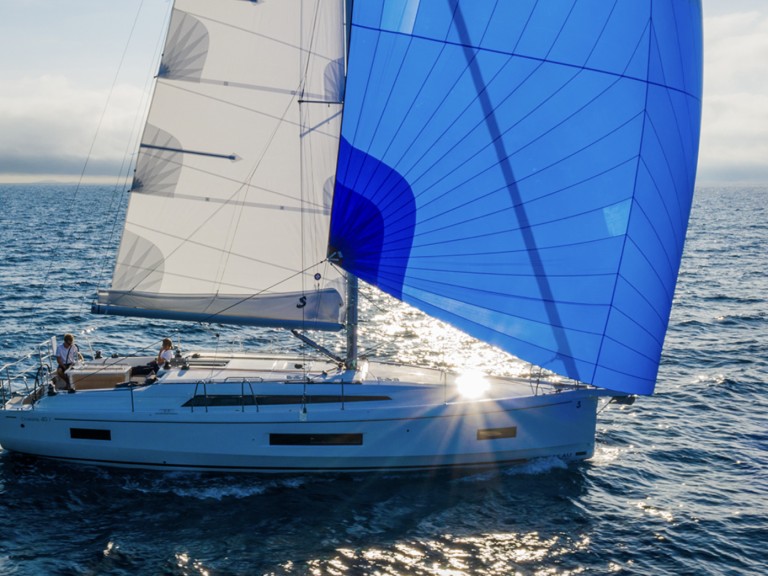 Hire Sailboat with or without skipper Bénéteau Arzon