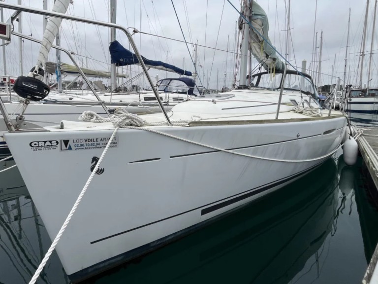 Yacht charter Saint-Quay-Portrieux - Bénéteau First 31.7 on SamBoat
