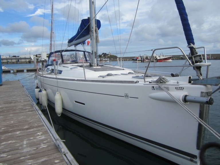 Sailboat hire in Saint-Quay-Portrieux - Dufour Dufour 445 Grand Large