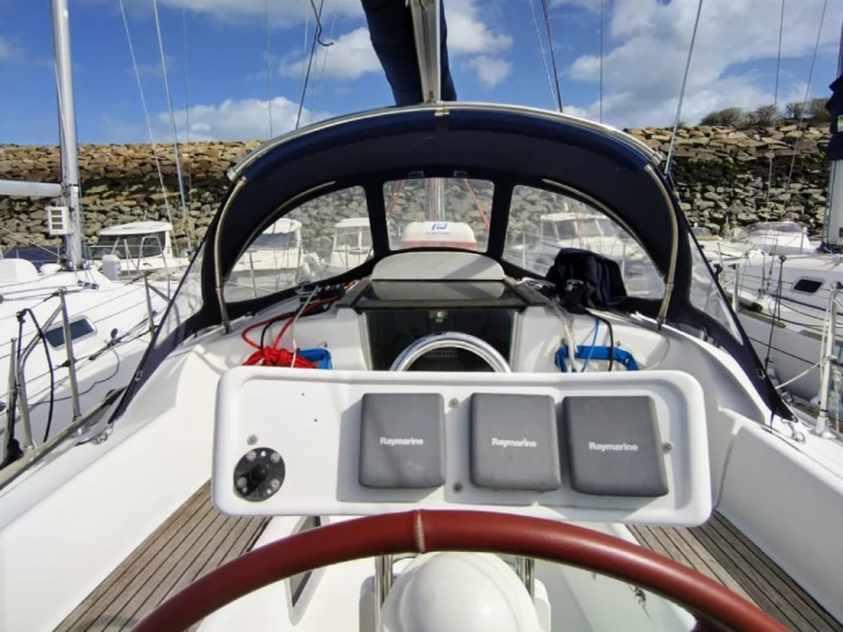 Jeanneau Sun Odyssey 32i (PTE) charter bareboat or skippered in  Saint-Quay-Portrieux